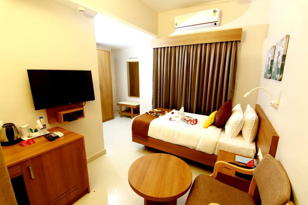 Hotel Panacea Ventures Kollam Extérieur photo
