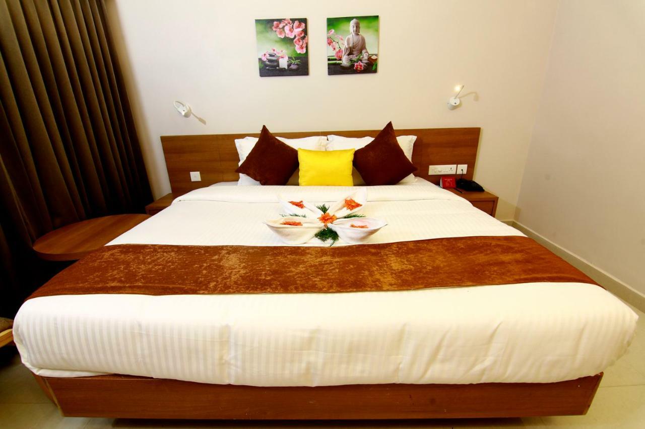 Hotel Panacea Ventures Kollam Extérieur photo