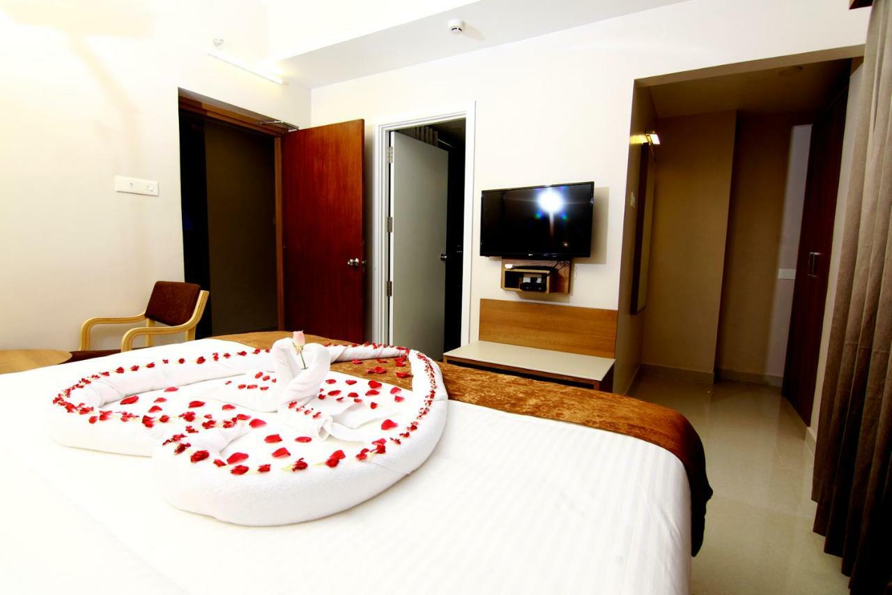 Hotel Panacea Ventures Kollam Extérieur photo