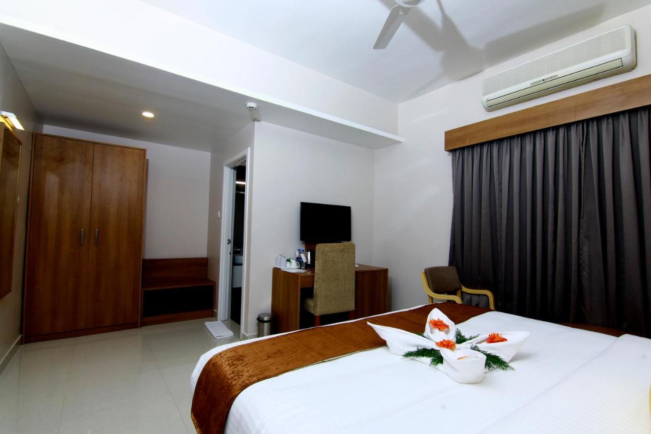 Hotel Panacea Ventures Kollam Extérieur photo